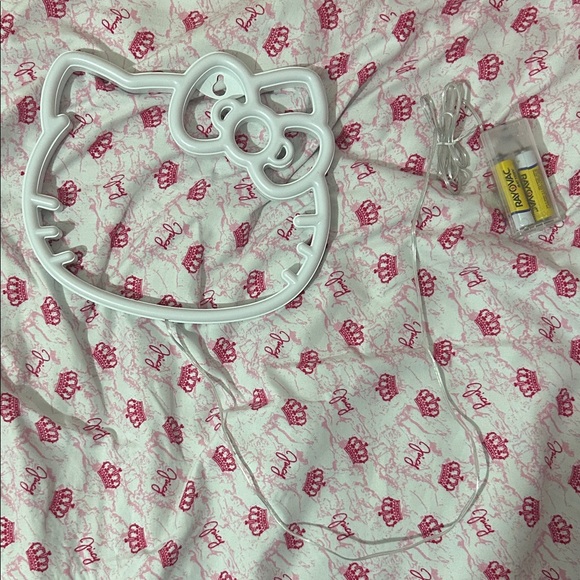 Hello kitty neon light - Picture 3 of 3